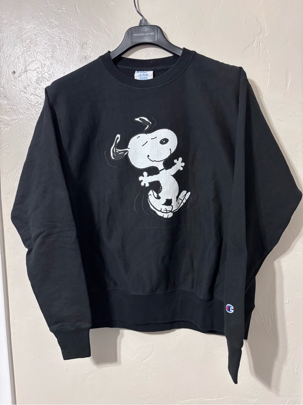 Champion Sweatshirt Crewneck Black with White Snoopy Peanuts Graphic